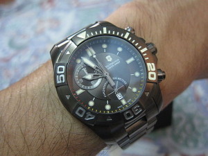 Victorinox_Swiss_Army_Men's_241424_Dive_Master_500_Chrono_Black_Dial_Watch-14