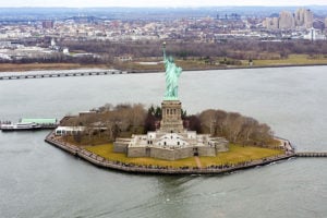 640px-liberty_island_photo_d_ramey_logan-1