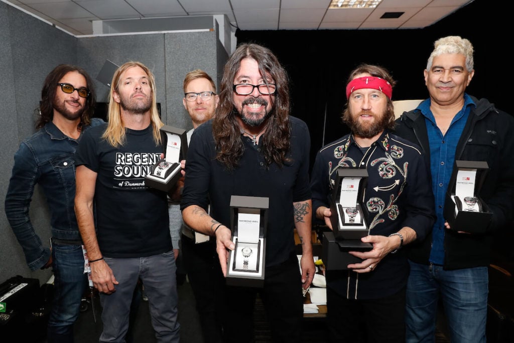 Foo-Fighters-Group-3-1