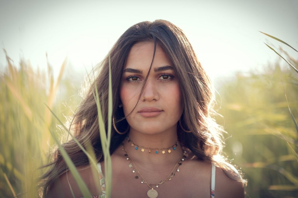 how to expertly layer jewellery?
