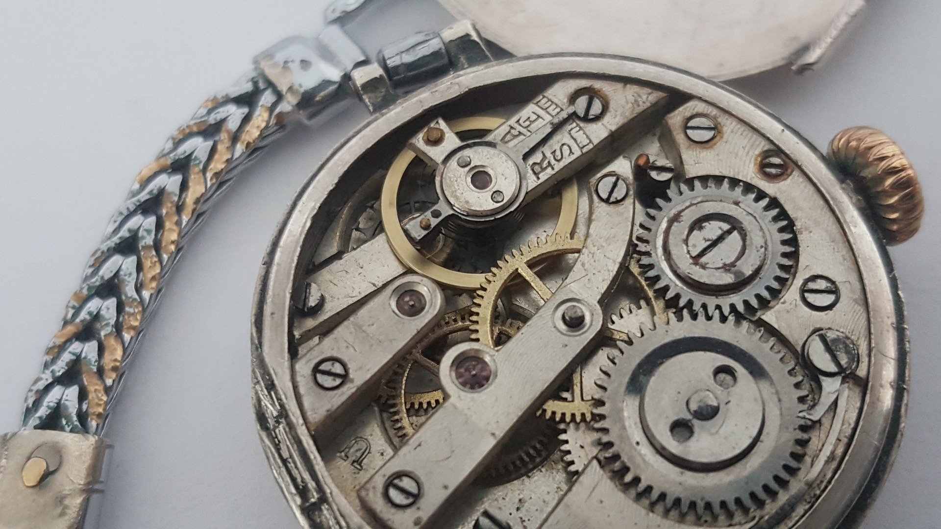 5 Mechanical Watches Under £1000