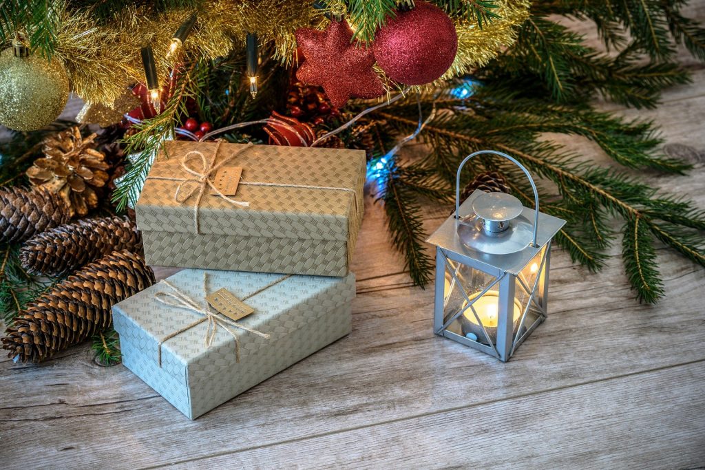 Christmas Themed Accessories