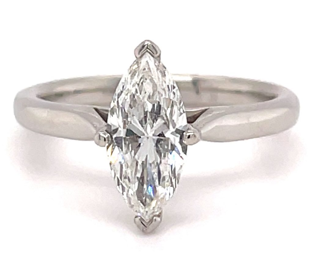 Engagement Rings for a Romantic Christmas Proposal
