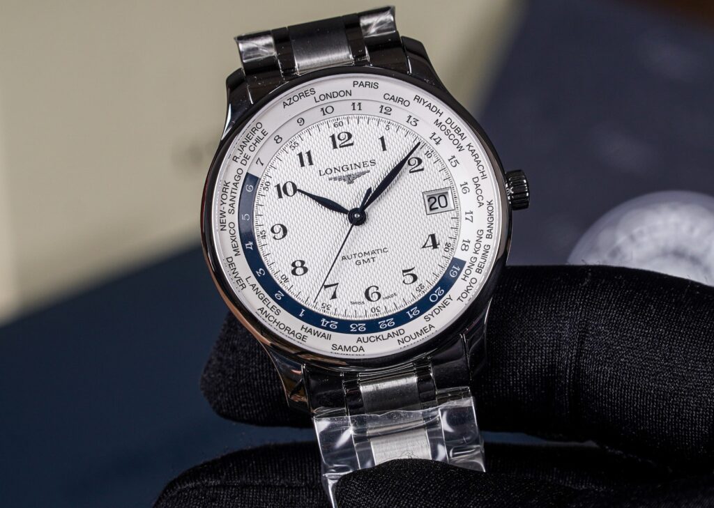 What is an automatic watch?