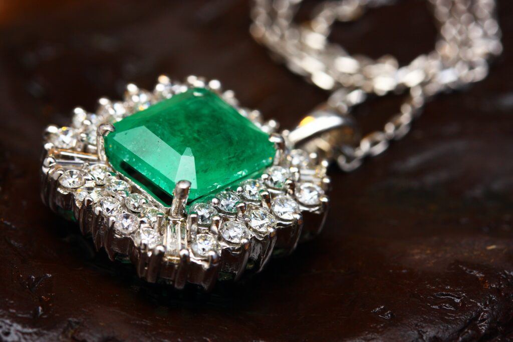 Emerald Jewellery: Why Buy It?