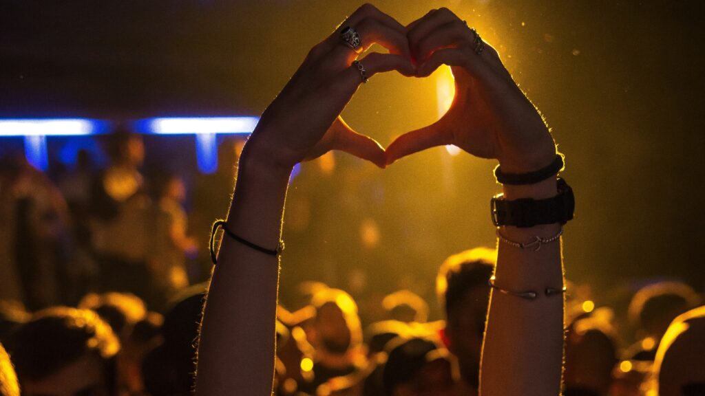 Accessories that Elevate your Festival ‘Fits