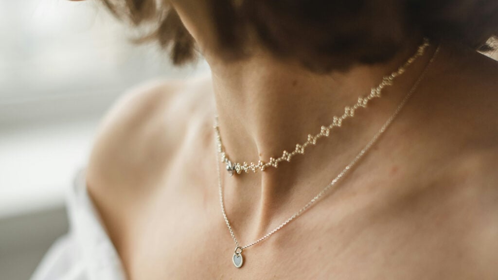 How to Layer Jewellery Like a Pro