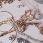 Should I Wear Silver or Gold Jewellery?