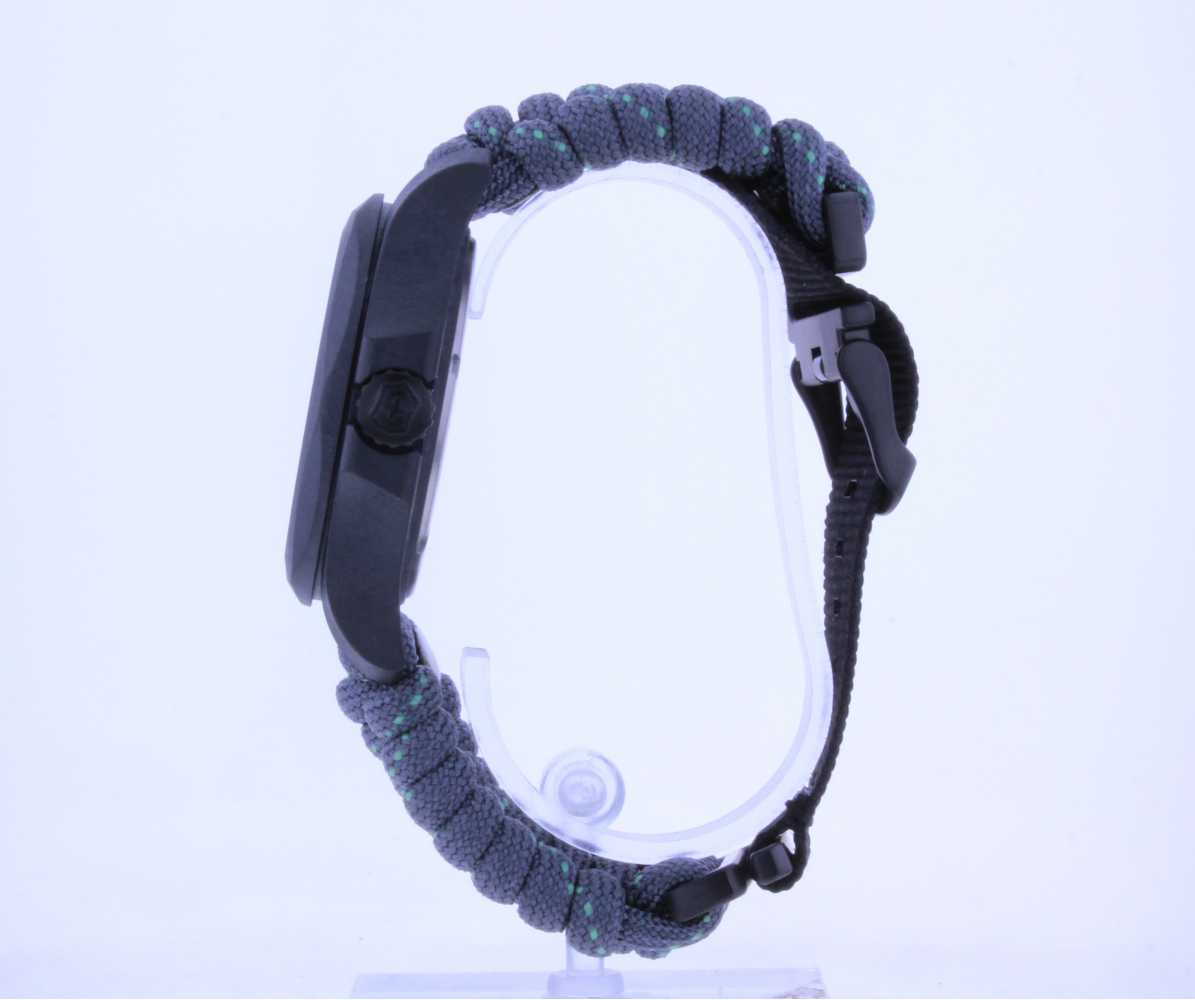 Victorinox Swiss Army Mens I.N.O.X Carbon Grey Dial Grey Paracord